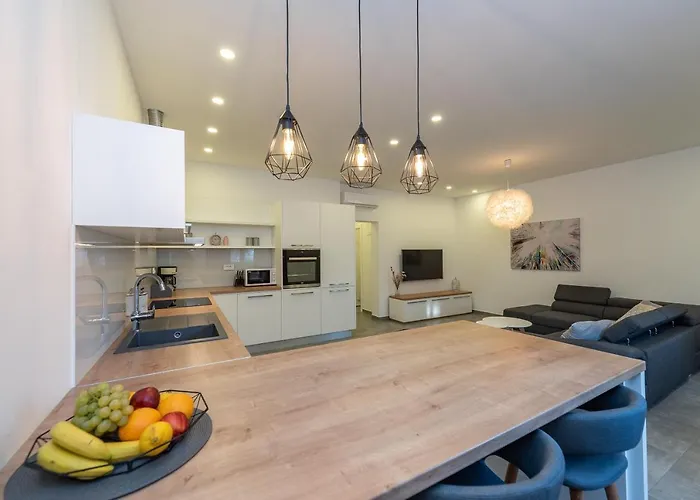 Angela Luxury Apartment I