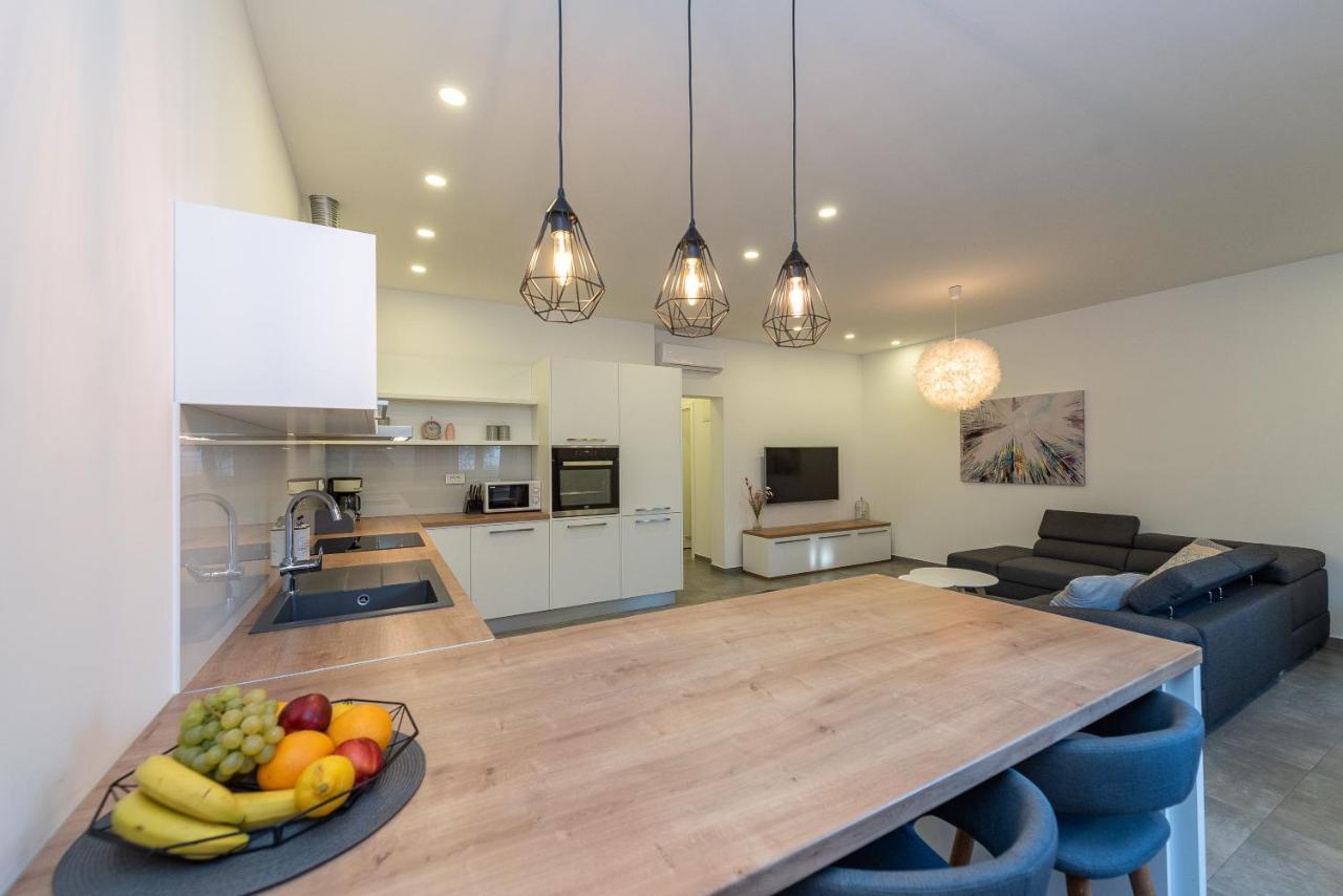 Angela Luxury I Apartman *