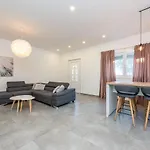 Angela Luxury Apartment I
